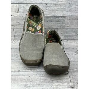 KEEN Women's Slip On Casual‎ Shoe Gray Floral Accent Comfort Size 6